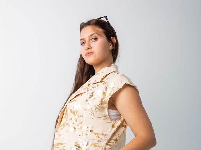 Shiny linen vest