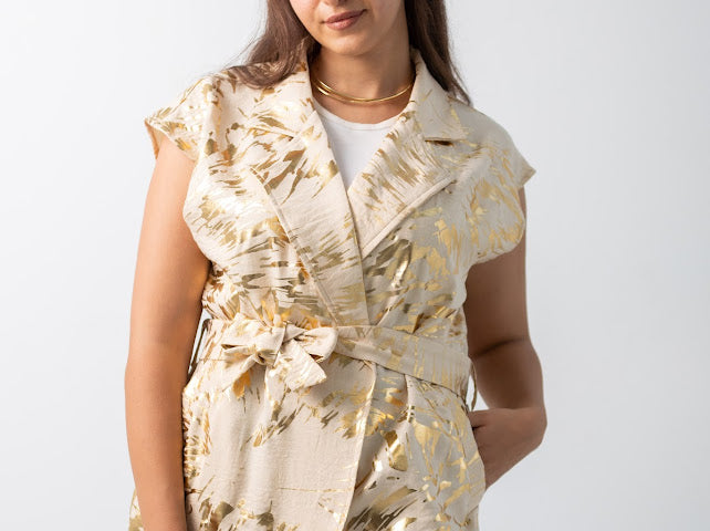 Shiny linen vest