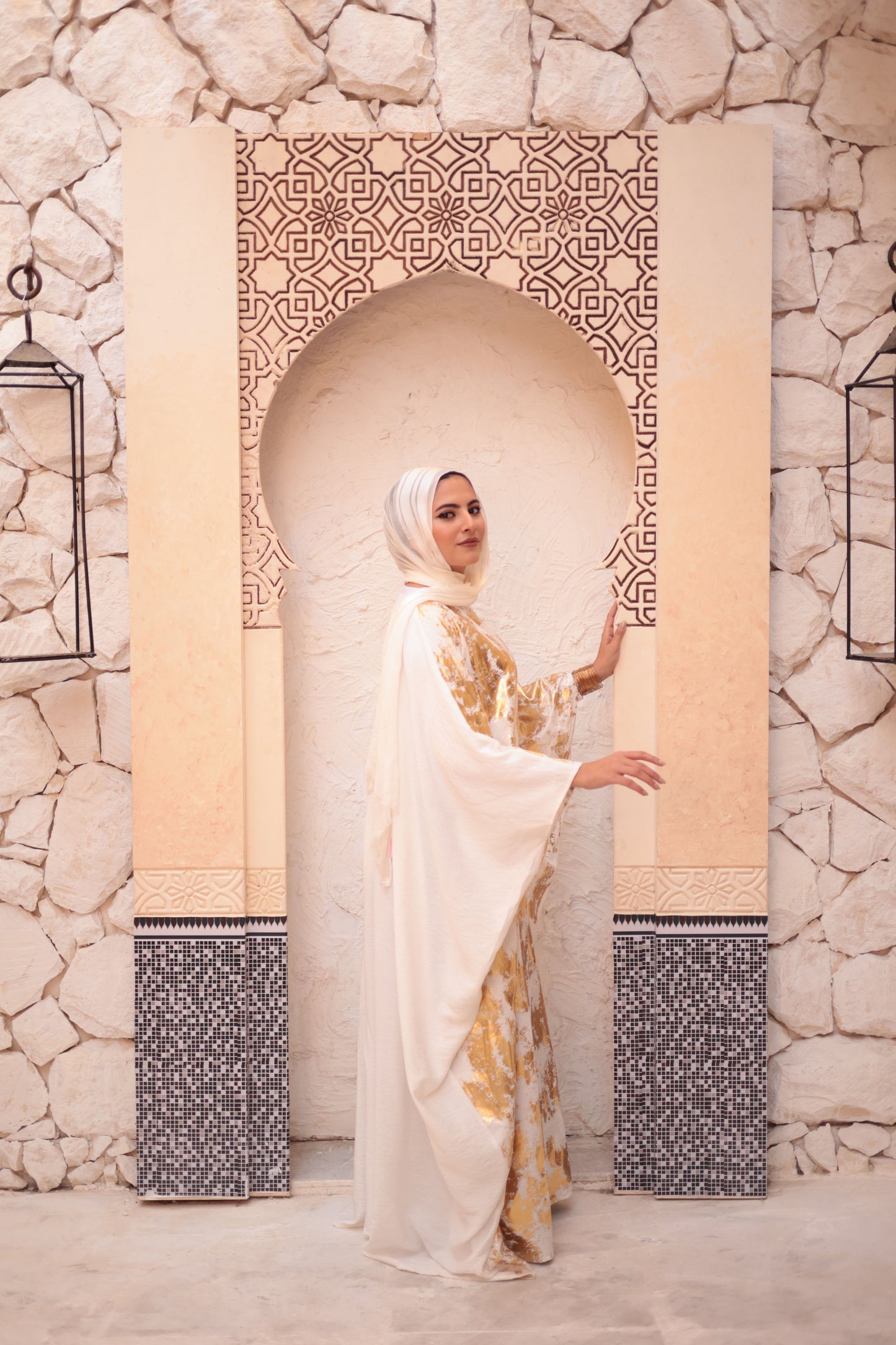 Gold x White Abaya