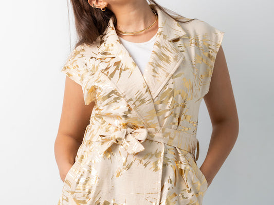 Shiny linen vest